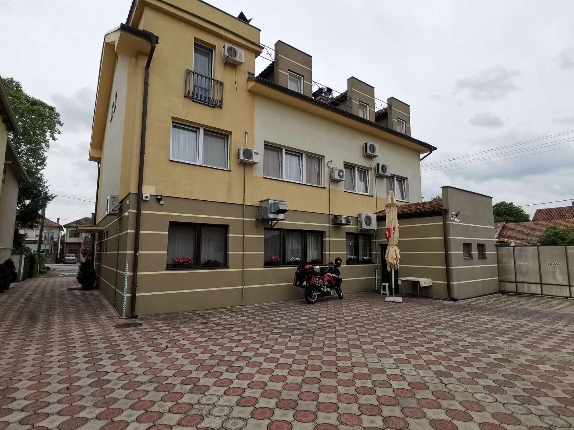 Hotel Vila Sunce Stara Pazova Luaran gambar
