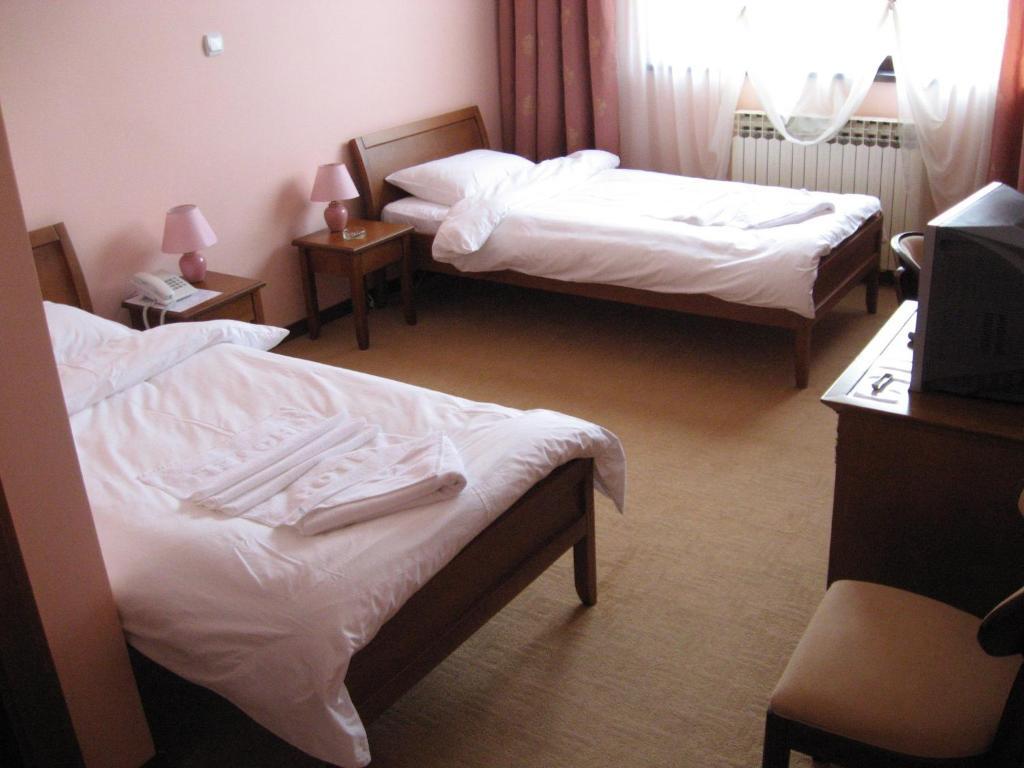 Hotel Vila Sunce Stara Pazova Bilik gambar